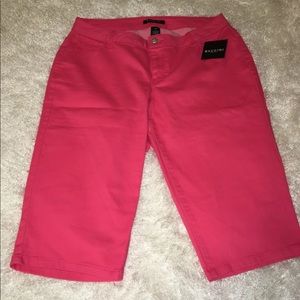 ✂️ BACCINI NWT Bermuda shorts / capris